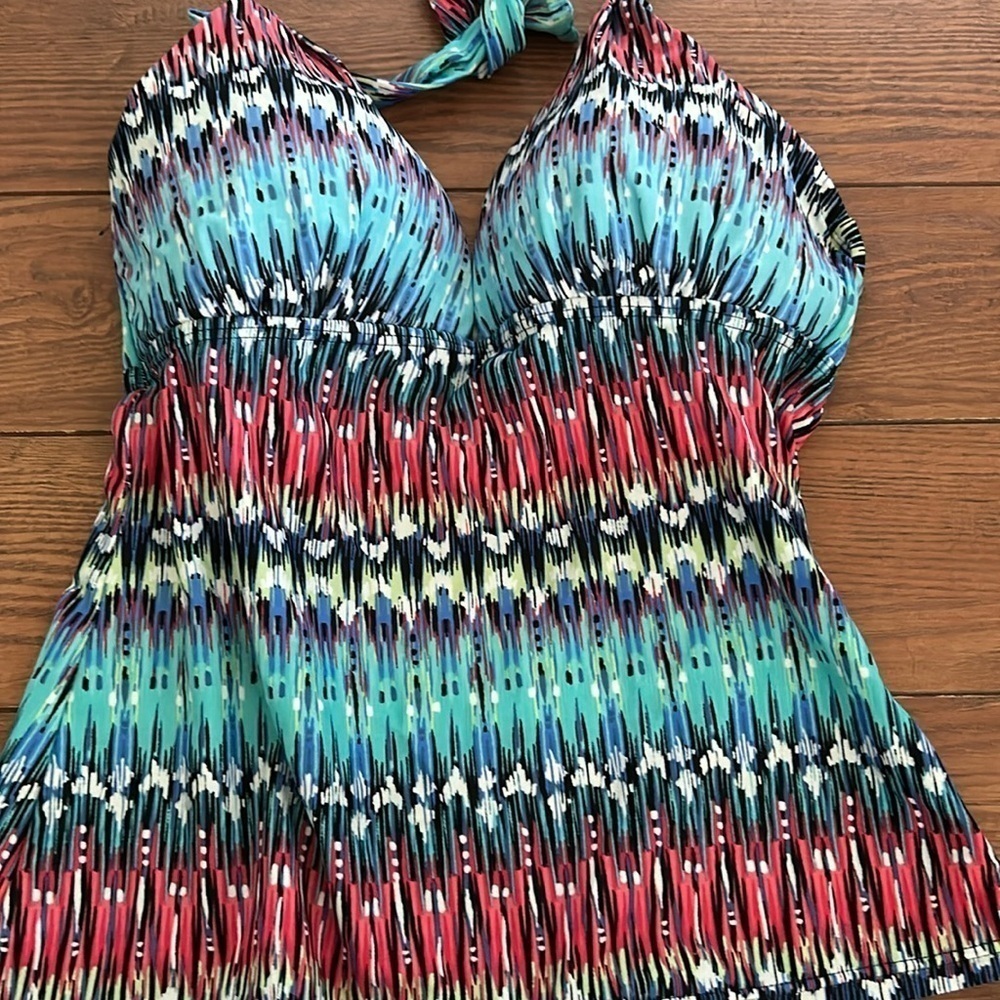 Like New Croft & Barrow swim top